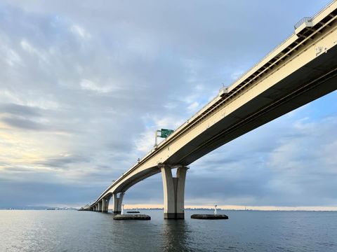 海ほたる～東京湾に浮かぶパーキングエリア